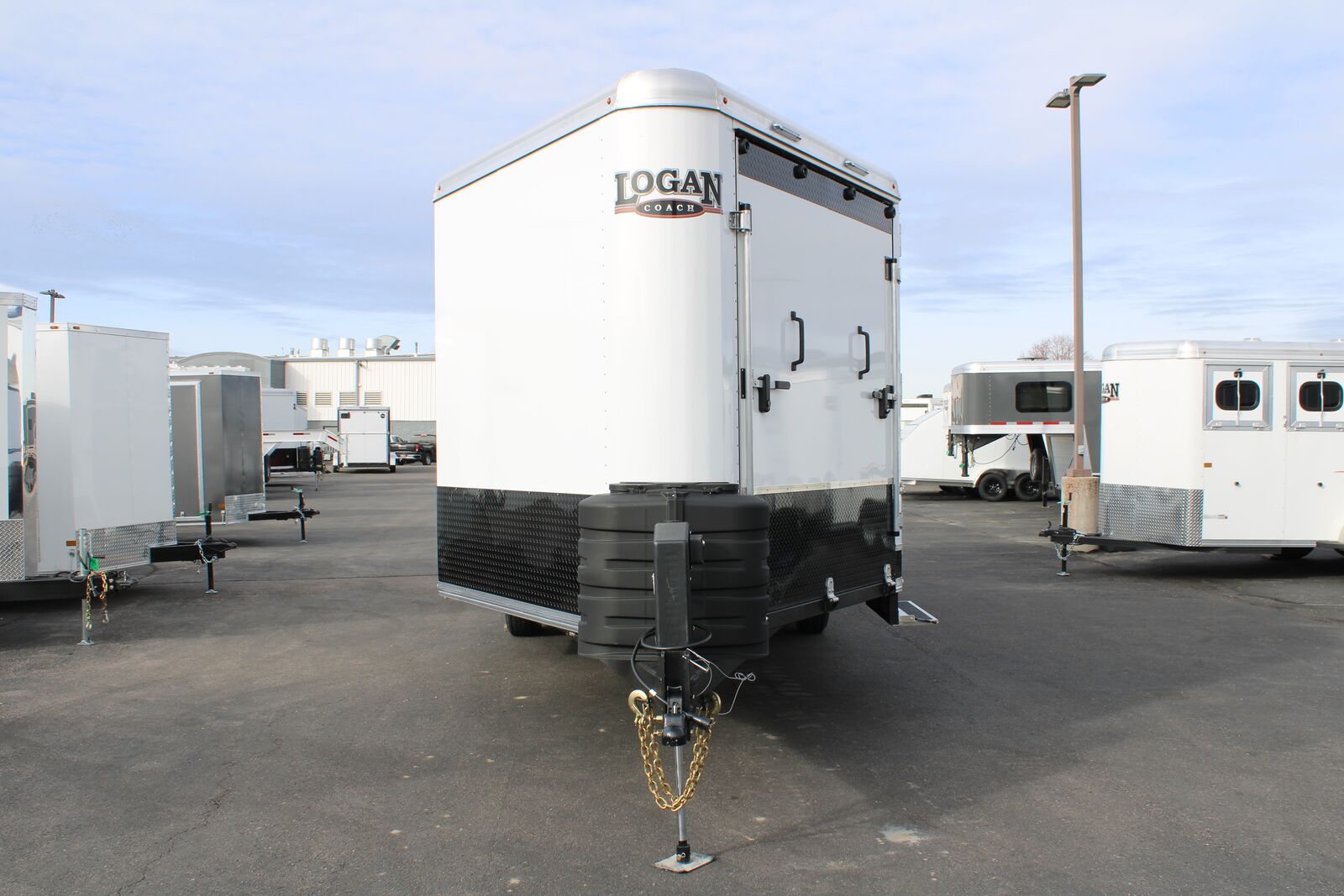 Logan Coach 29' HP Trailer