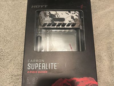 Hoyt Carbon Superlite 2-Piece Quiver - Holds 6 Arrows, 8.2 oz, In-Line System