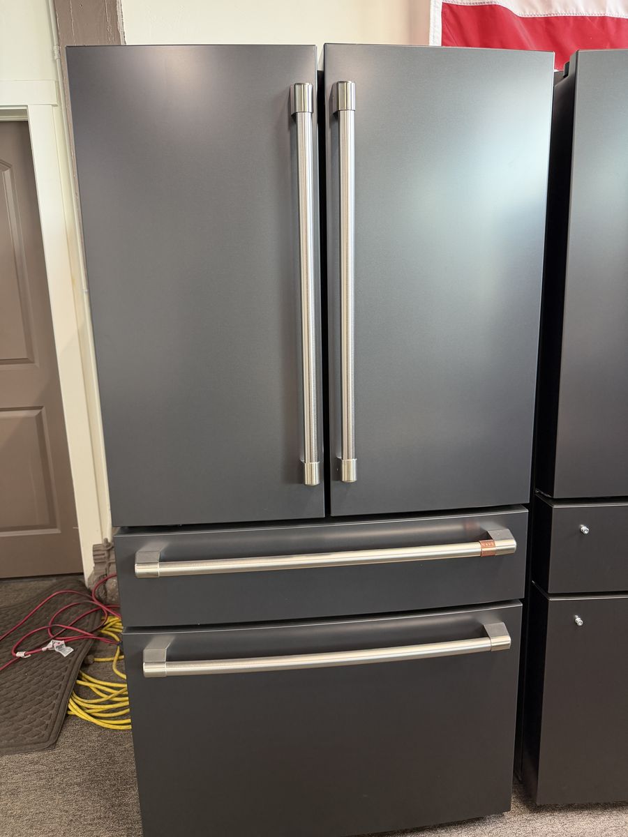 Ge Cafe Smart 4-Door French Door Refrigerator