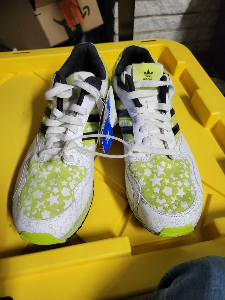 Adidas Oregon Ultra LE Lime Green Star Pattern Lifestyle Sneakers, Size 10 White/Black/Green
