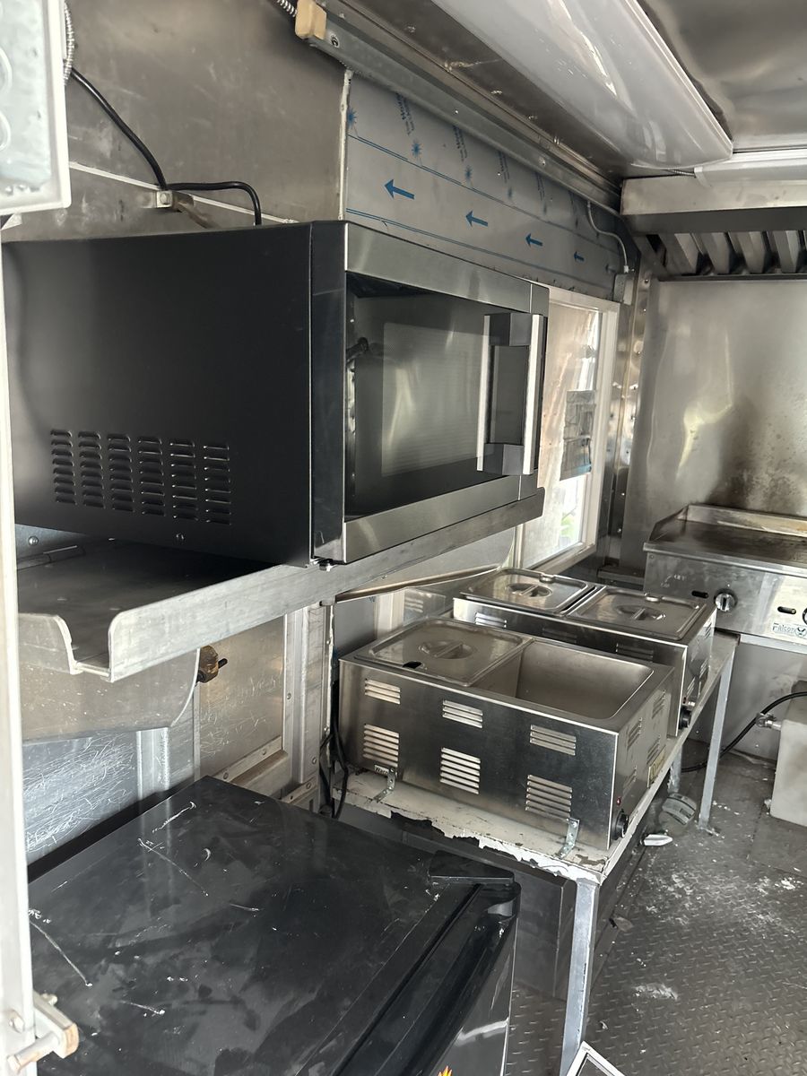 Main image 6