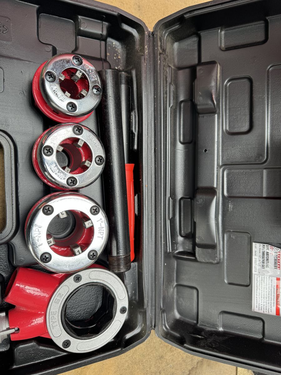 Ratcheting Pipe Threader Set 1/2" , 3/4", 1"