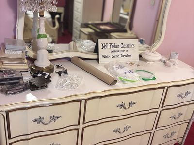 Vintage Dresser w/Mirror