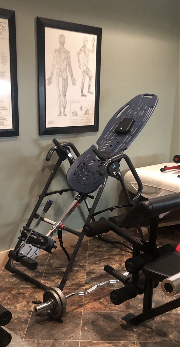 Teeter FitSpine EP-560 Inversion Table with ComforTrak Decompression Surface