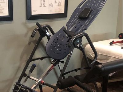 Teeter FitSpine EP-560 Inversion Table with ComforTrak Decompression Surface