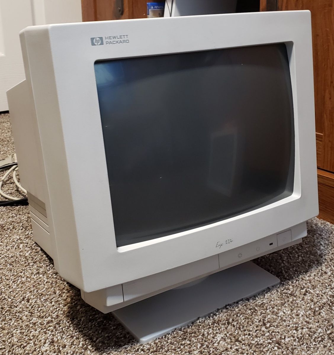 HP Ergo 1024 CRT Computer Monitor (1996)