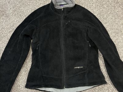 Patagonia Women’s Small Black Fleece Jacket