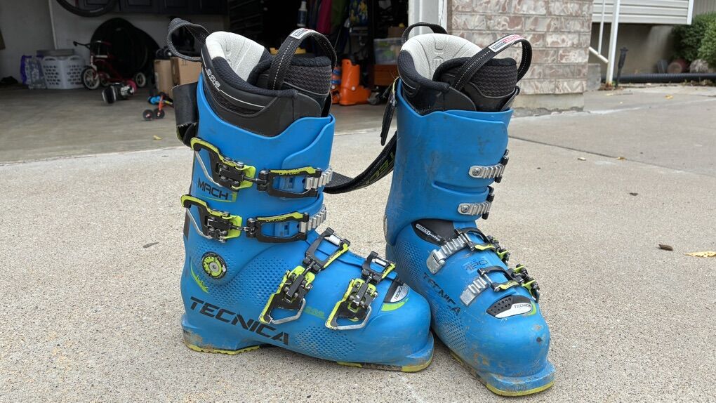 Technica Mach 1 ski boots