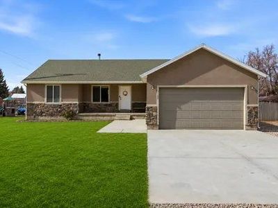 home 4 sale in Manti Large lot