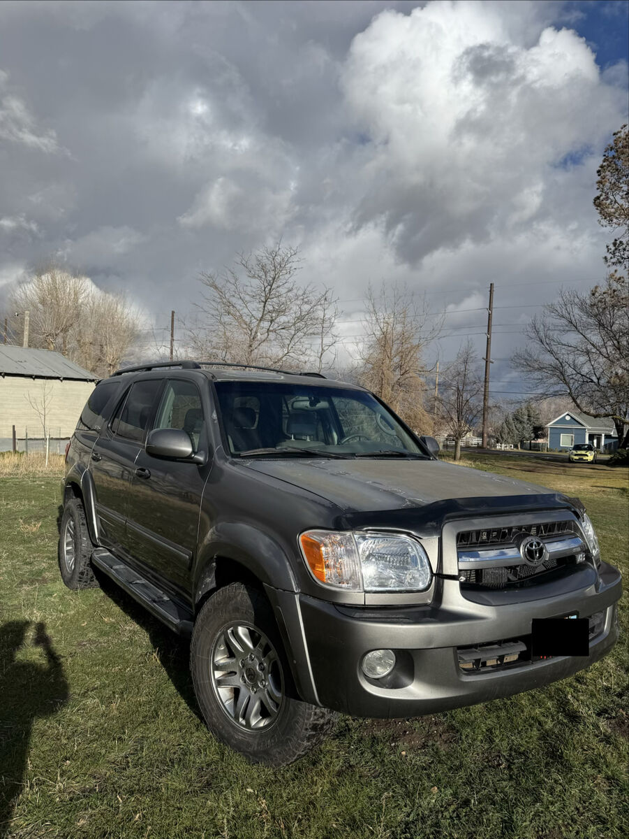 2005 TOYOTA SEQUOIA SR5