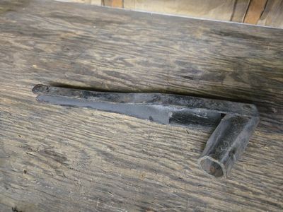 Ford lug nut wrench