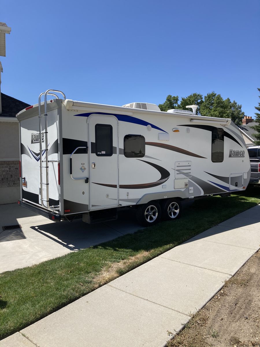 Lance 2016 model 1995 travel trailer