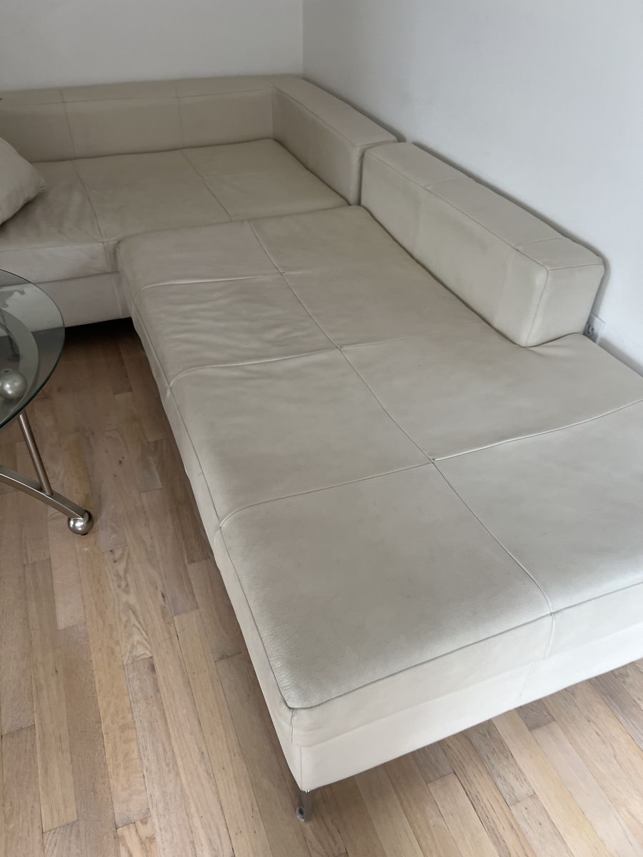 Leahter Couch