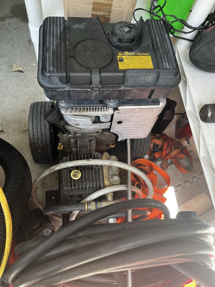 Bridges and Stratton pressure washer
