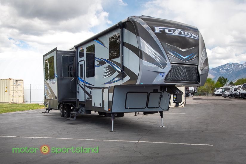 2016 Keystone Fuzion 371 Toy Hauler Garage Bunkhouse Bunks Bunk House Two Entry Doors