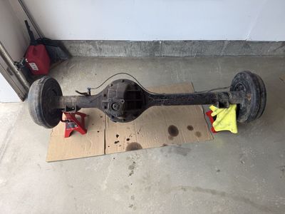 FJ40 Land Cruiser rear axle assembly
