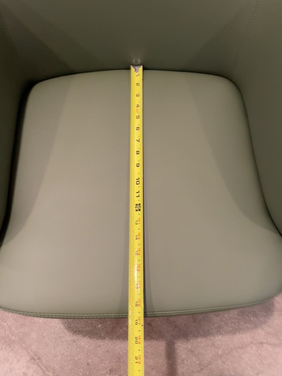 Main image 6