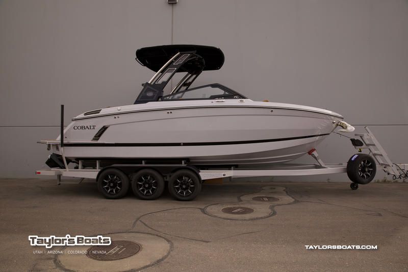 2026 Cobalt R6 SURF Boats