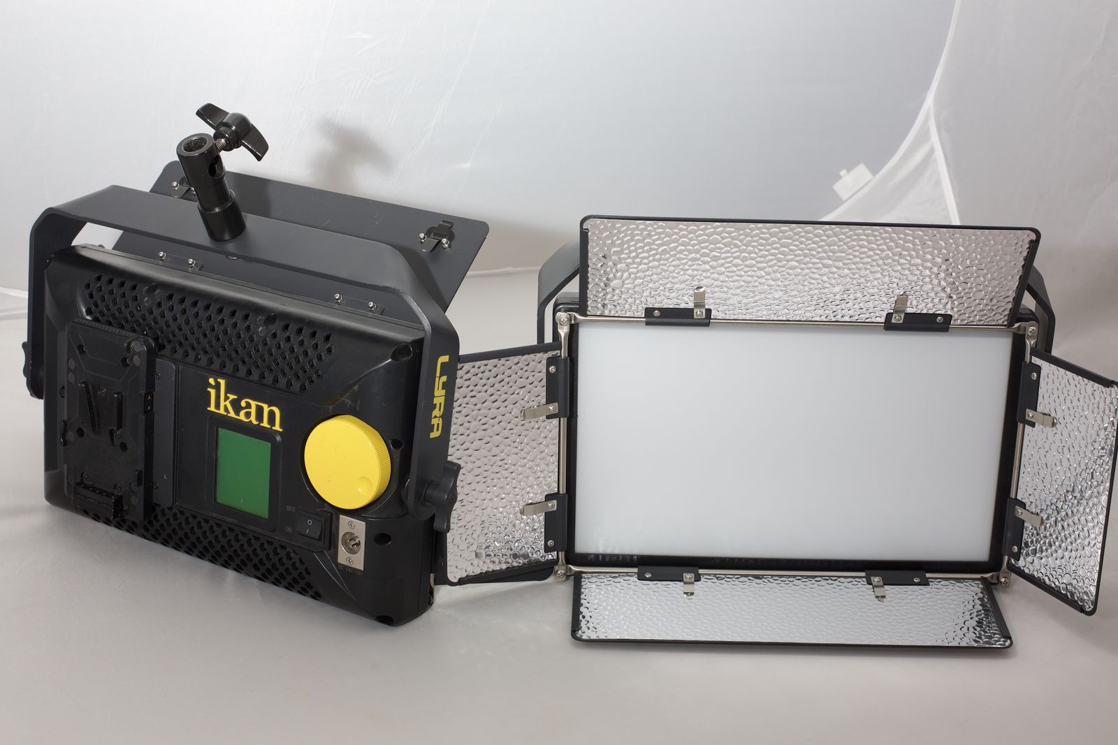 Main image 3