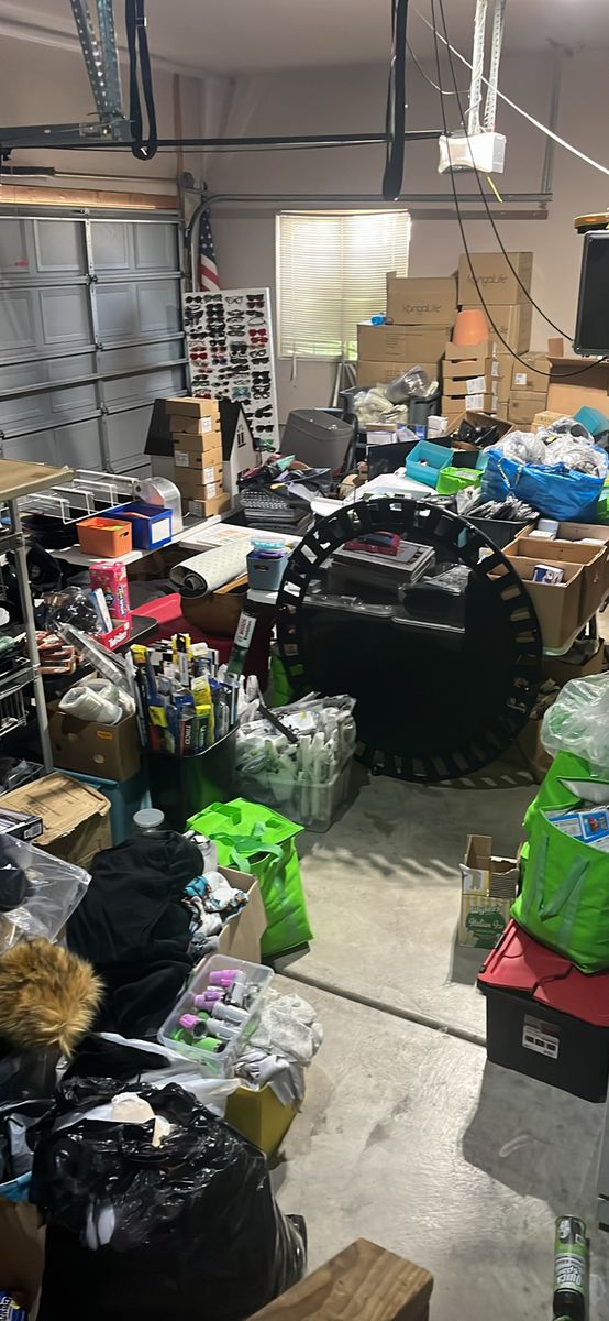 Syracuse yard sale Friday and Saturday