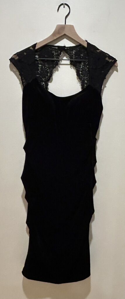 Xscape Black Lace Top Sleeveless Velvet Feel Dress