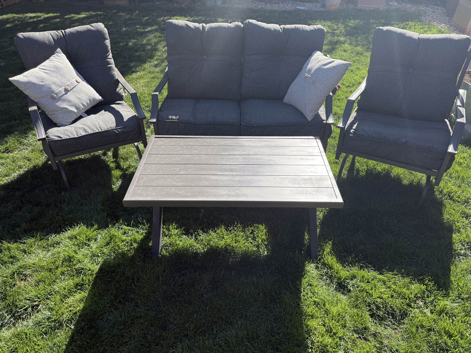 Patio set with cushions