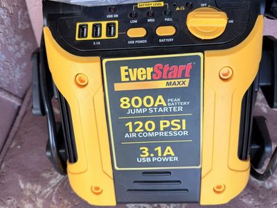 EverStart Maxx 800A Peak Battery Jump Starter with 120 PSI Air Compressor