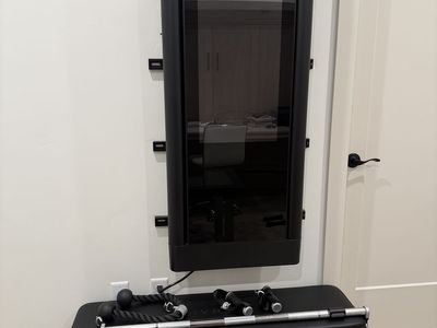 Tonal Complete Smart Home Gym w/ Accessories & Extended Mount-Excellent Condition