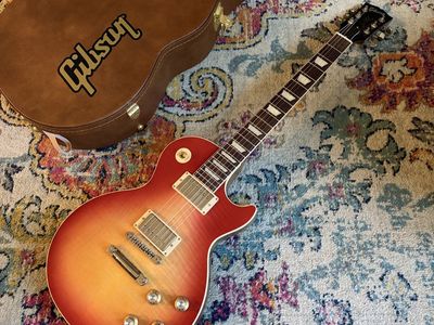 2025 Gibson Les Paul Standard (8lbs)