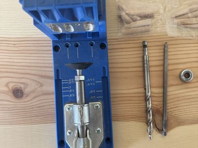 Kreg Jig K4 Pocket-Hole System Woodworking Joinery Tool with Drill Bits and Plugs