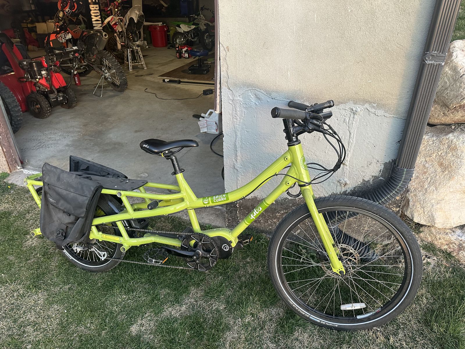 Yuba spicy curry electric bike