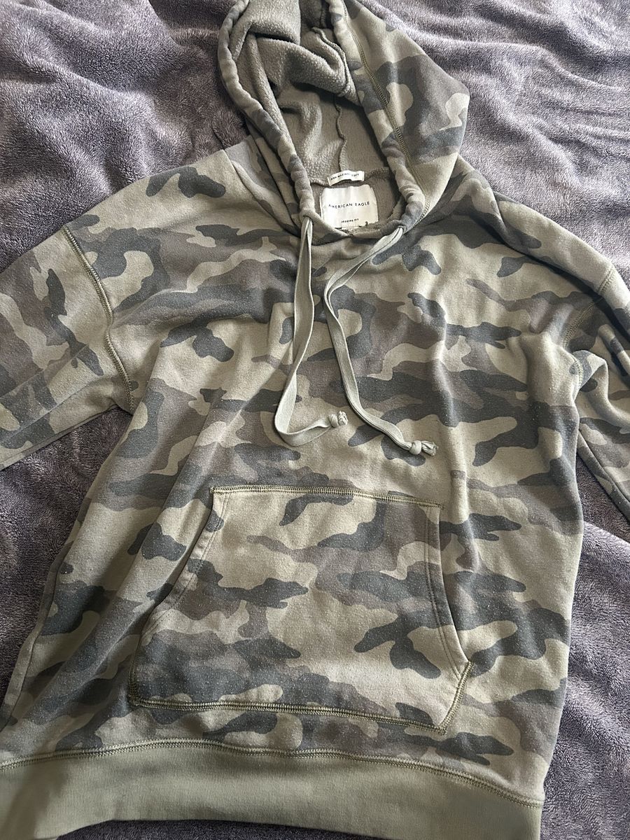 American Eagle Camo Hoodie Size M