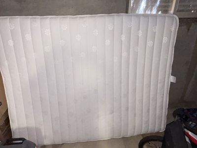 Short Queen (60”x76”x5”) coil spring Rv mattress