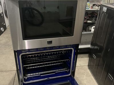 LG STUDIO 4.7 cu. ft. Smart wi-fi Enabled Double Built-In Wall Oven