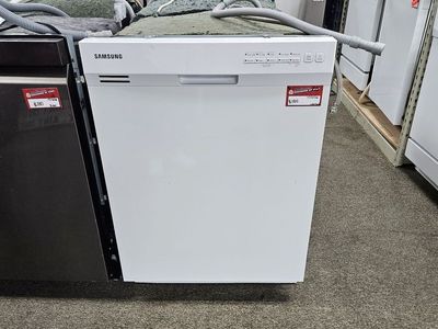 Samsung White Built-In Dishwasher - Good Condition