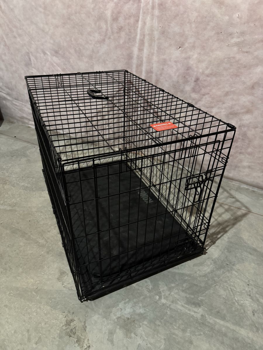 Black Wire Dog Crate with Pad and Removable Tray