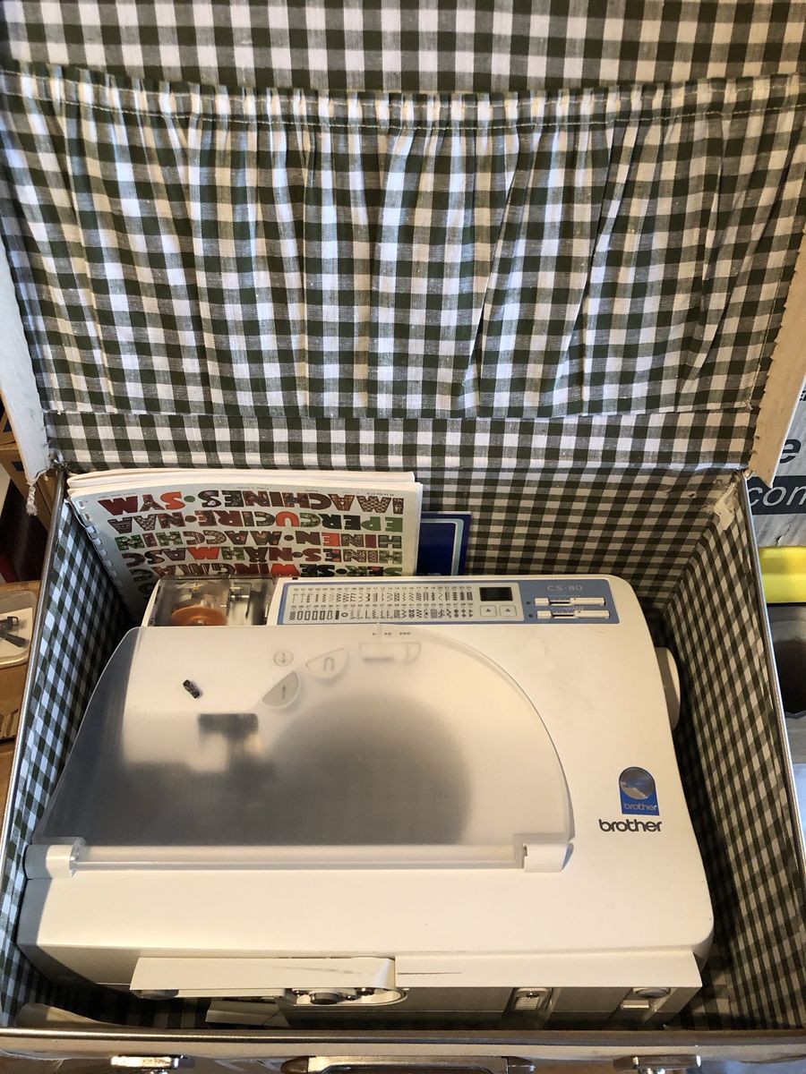 Brother CS-80 Computerized Sewing Machine with Hard Carrying Case and Manual