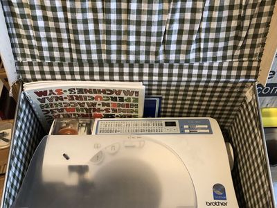 Brother CS-80 Computerized Sewing Machine with Hard Carrying Case and Manual