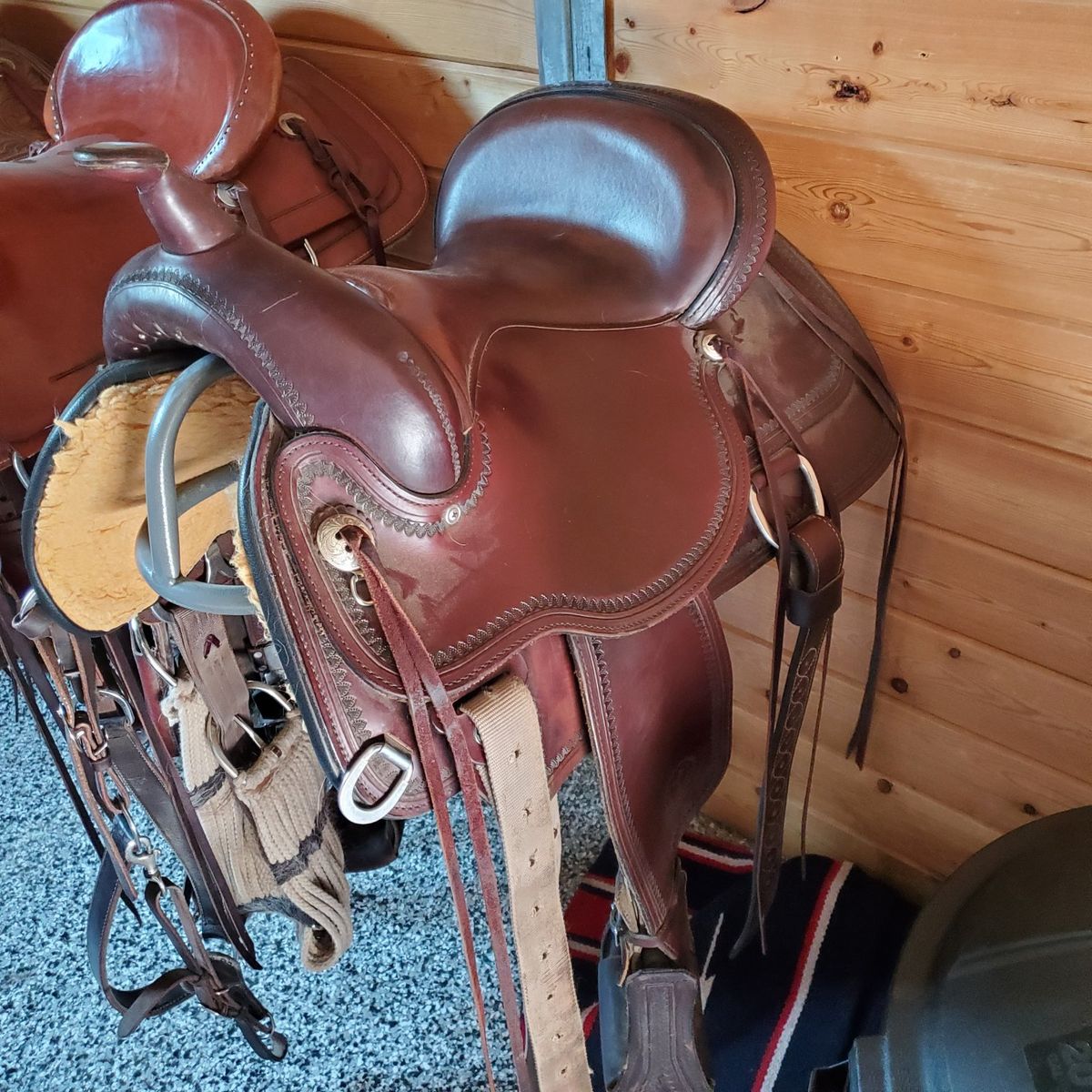 15" Circle Y omaha flex2 trail saddle