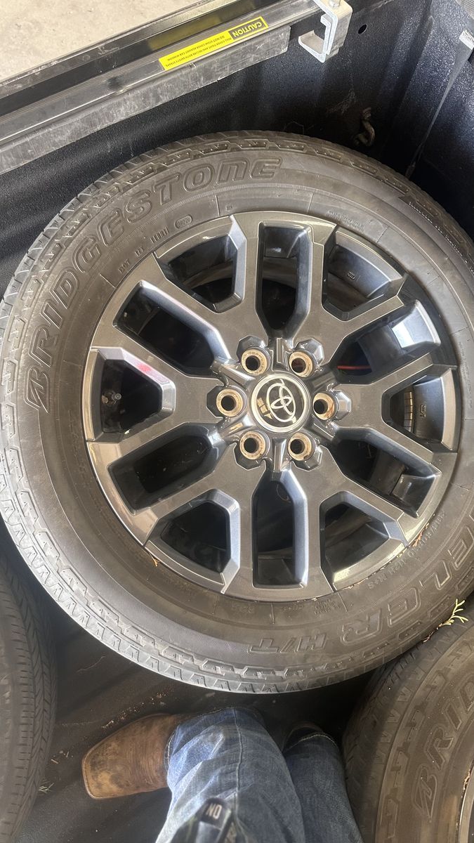 Toyota Tundra wheels and tires