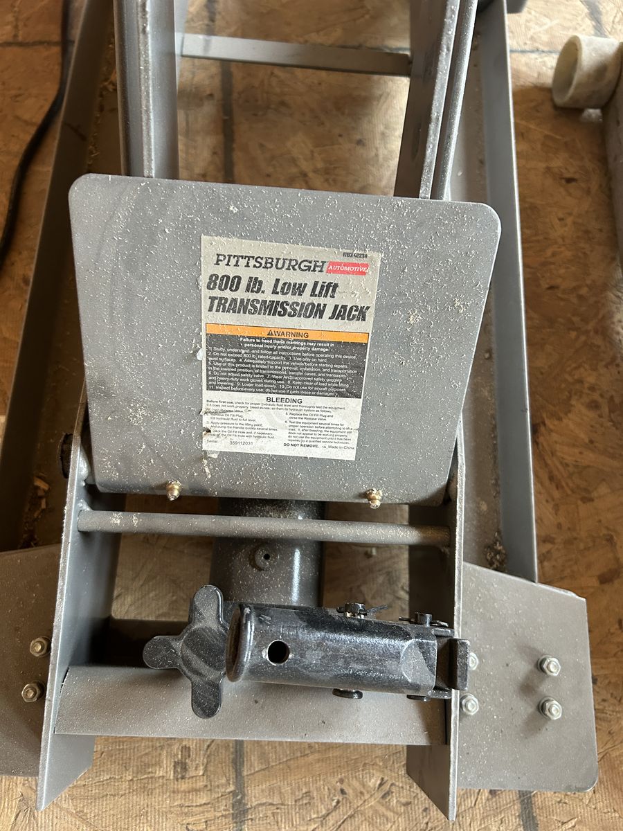 Pittsburgh Automotive 800 lb Low Lift Transmission Jack.