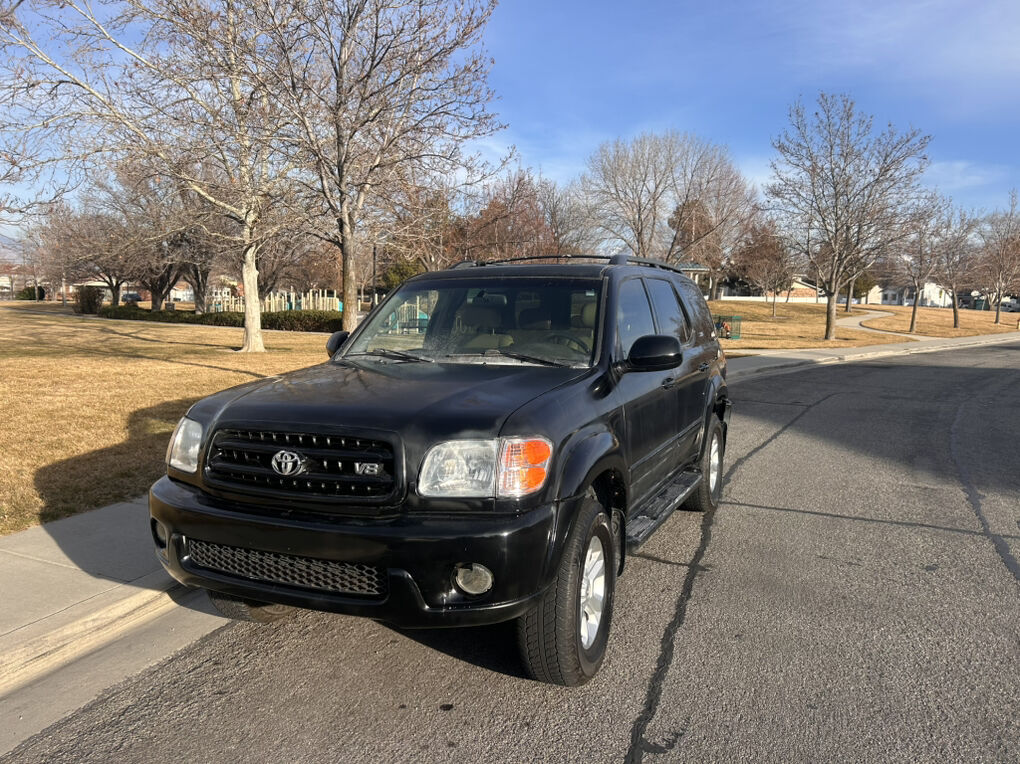 2004 Toyota Sequoia SR5