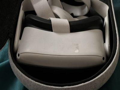 First come first served Need gone tonight Oculus Meta Quest 2 VR Headset with Controllers & Official Carrying Case