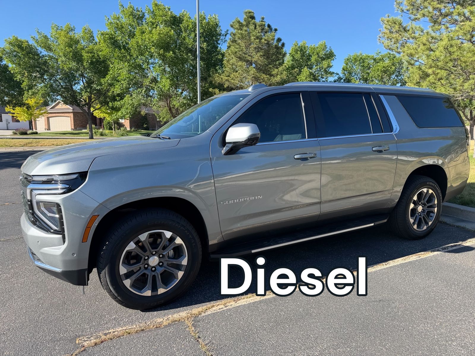 2025 Chevrolet Suburban LT