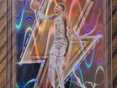 Basketball cards *** Three Wembanyama Rookie Cards