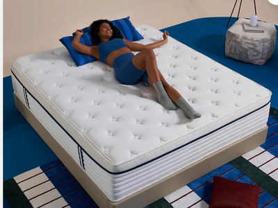 New in Box Queen 12" Queen Hybrid Mattress Cooling Gel Foam & Pocket Coils