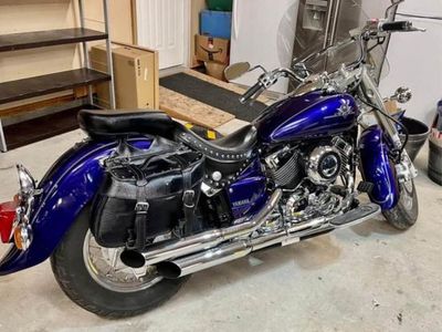 Yamaha V-Star Classic Blue Cruiser Motorcycle with Saddlebags & Windshield