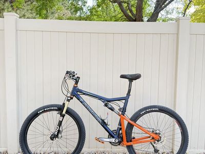 Santa Cruz Blur XC Full Suspension Mountain Bike - Fox Float - RockShox SID Dual Air fork