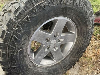 Jk spare wheel and tire