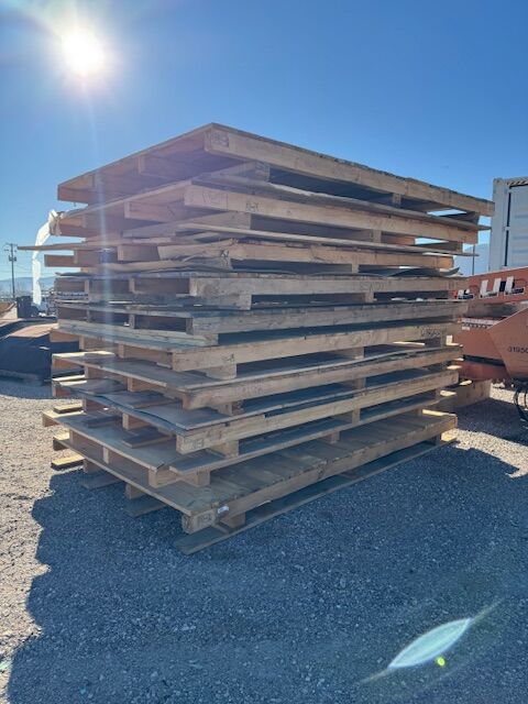 BIG-Wooden Shipping Platforms/Pallets